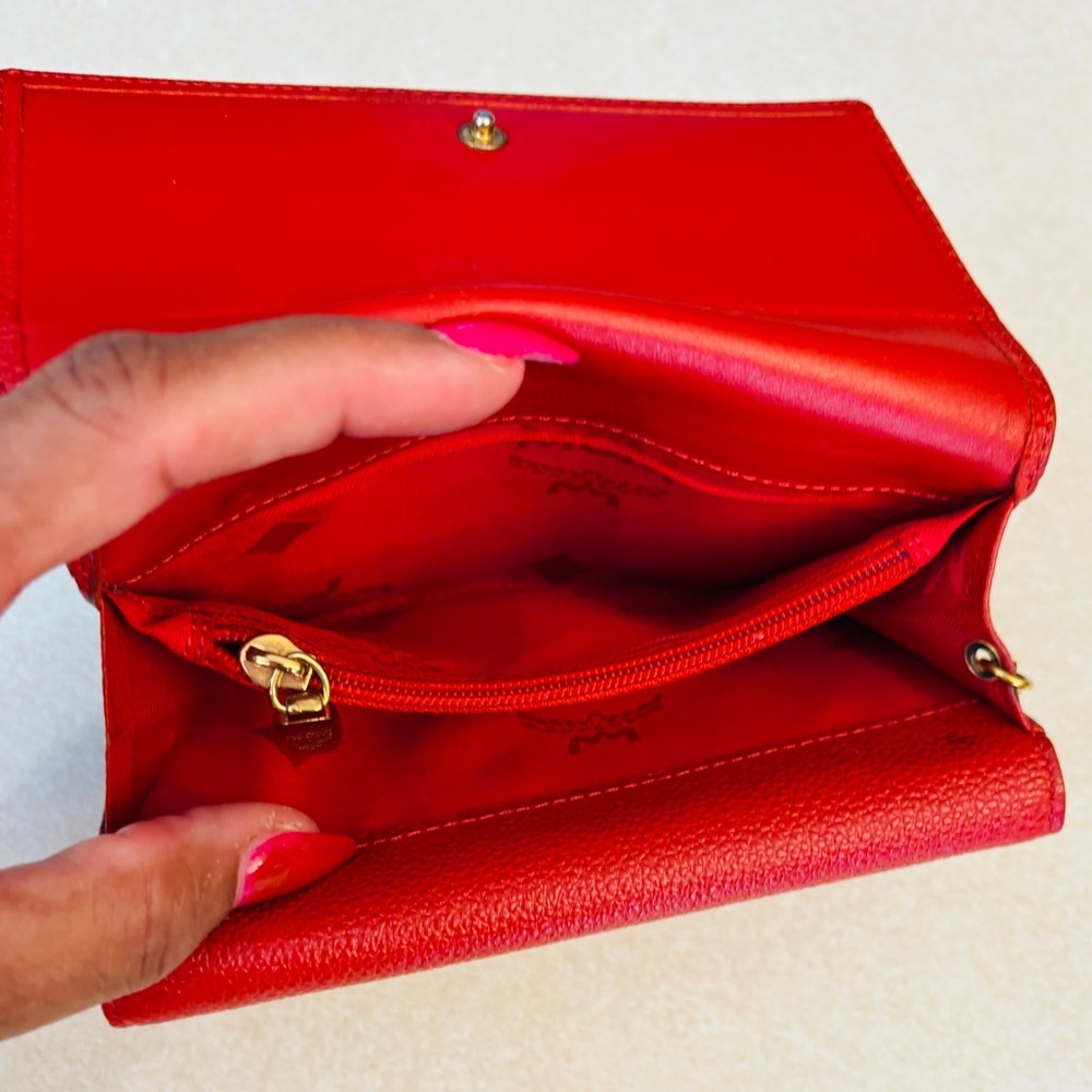 MCM Motifs Red w/Golden Hardware Med Trifold Wallet: J9498, EUC - Picture 9 of 15